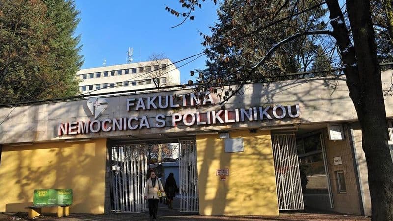 Feljelentették a zsolnai kórházat, amiért Ficóig jutott a PS lemondott képviselője betegségének híre