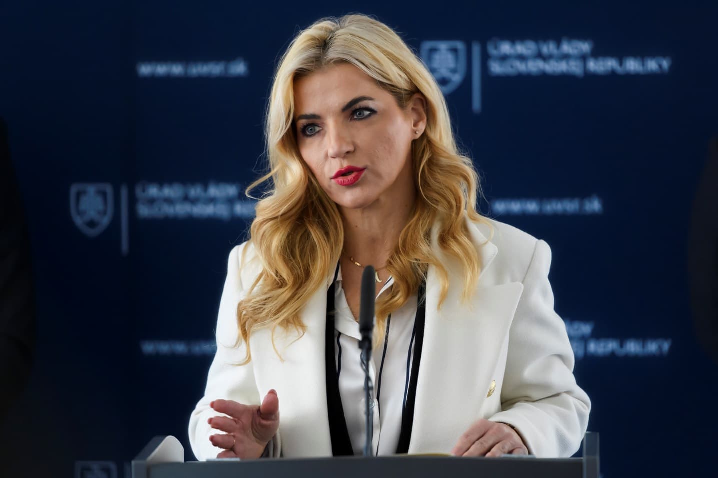 A kormány elutasítja a Šimkovičová leváltását célzó ellenzéki indítványt