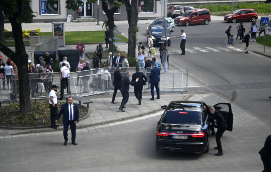 Ötször átlőtték Fico vékonybelét – először közöltek részleteket a kormányfő konkrét sérüléseiről