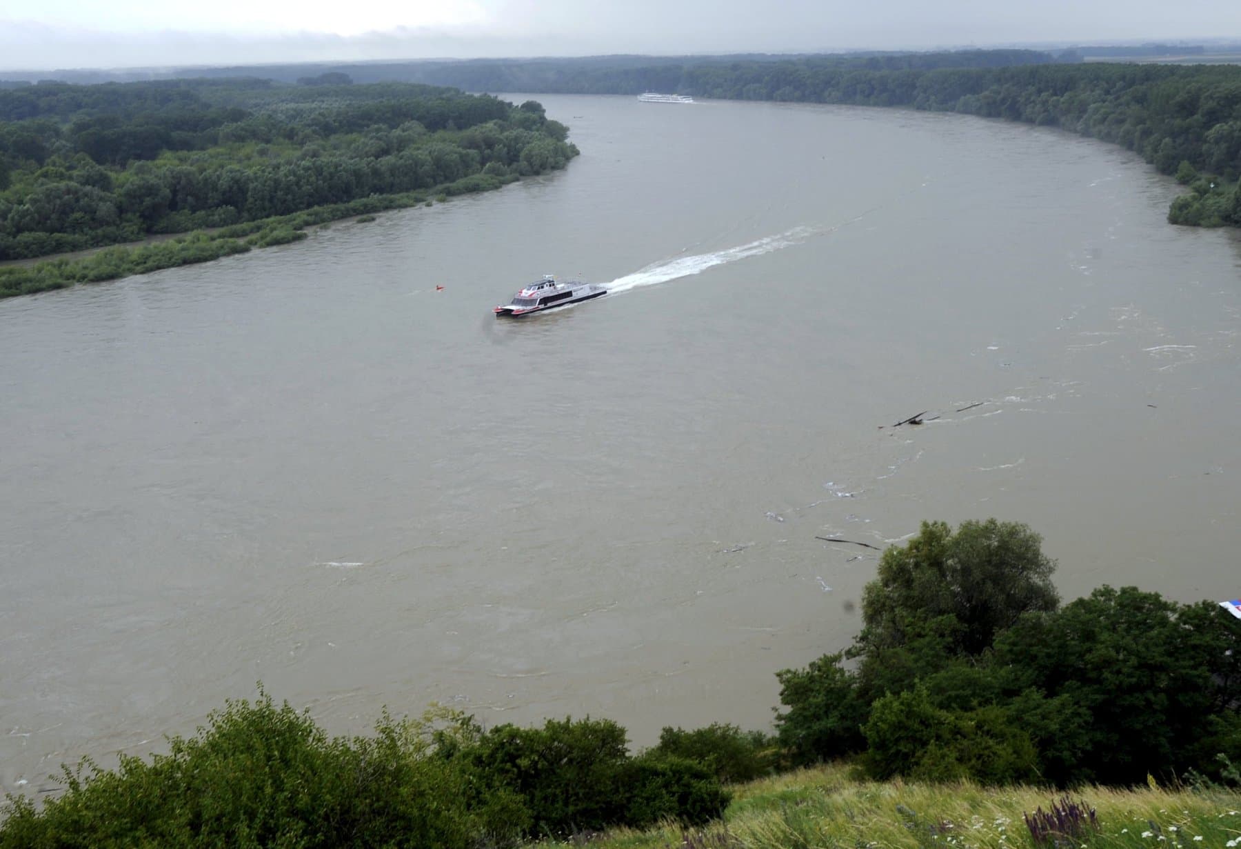 Árad a Duna, jelentősen megugrott a szintje Pozsonynál és Medvénél is