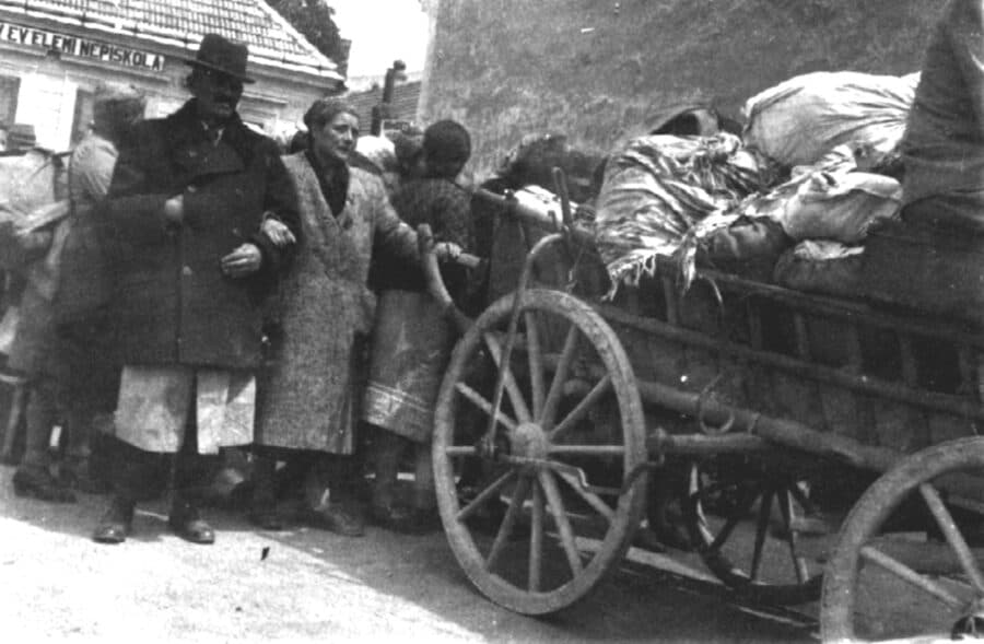 80 éve hurcolták el a dunaszerdahelyi lakosság felét – a város legszörnyűbb időszakára emlékeztetnek