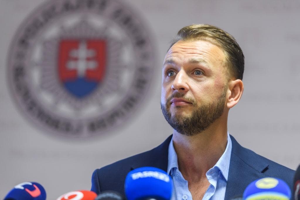 90 ezer eurós büntetést kapott a belügyminisztérium, mert Šutaj Eštok amint tudta, félreállította Čurilláékat
