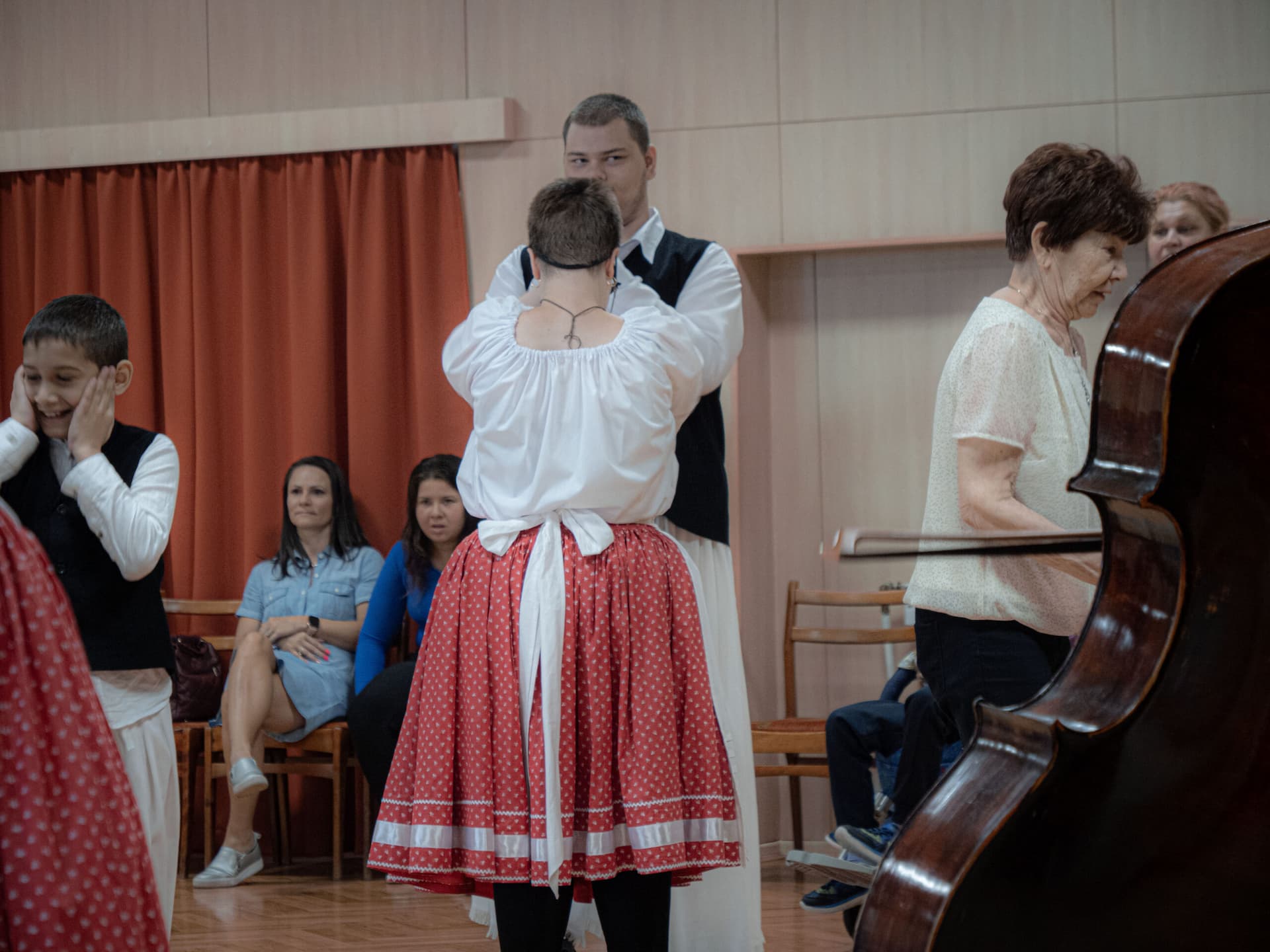 Tanévzáró táncházat szervezett a dunaszerdahelyi Egyesített Iskola