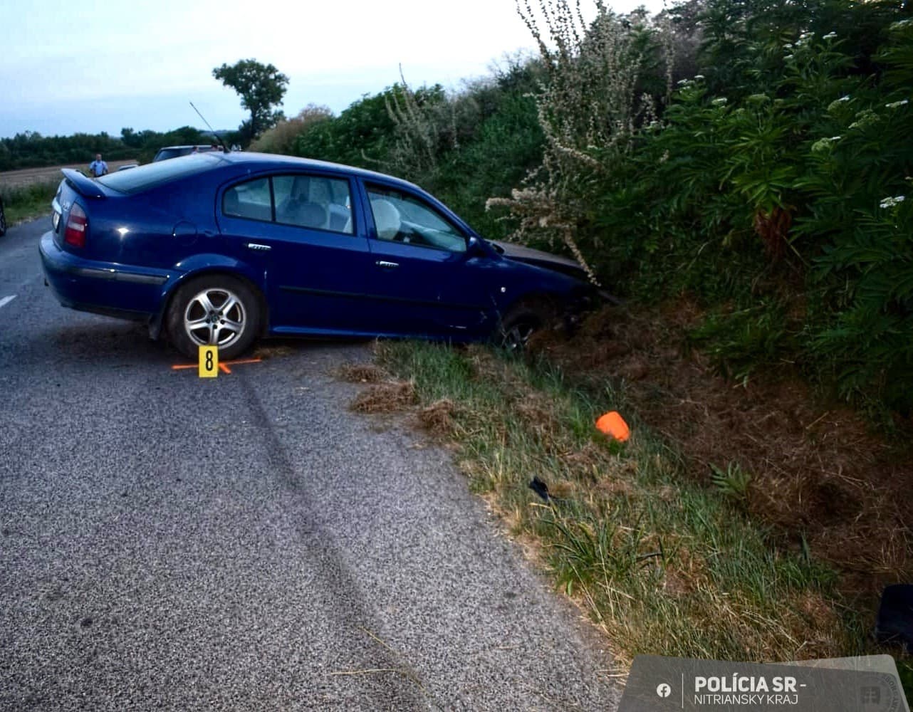 Belehajtott az Octavia az előtte haladó motorosba, 39 éves nő vesztette életét