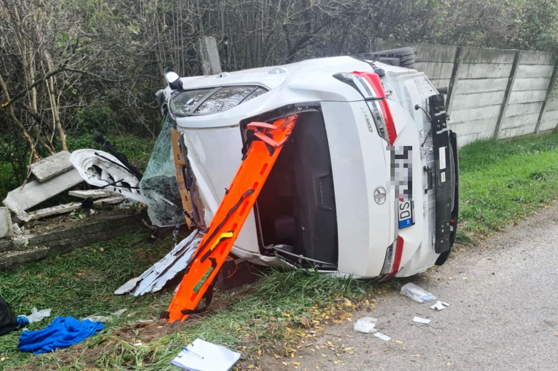 Betonkerítésnek csapódott egy autó Csilizradványon, életét vesztette a sofőr