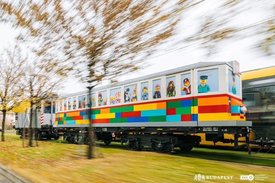 Életnagyságú LEGO-villamost mutattak be Budapesten (VIDEÓ)