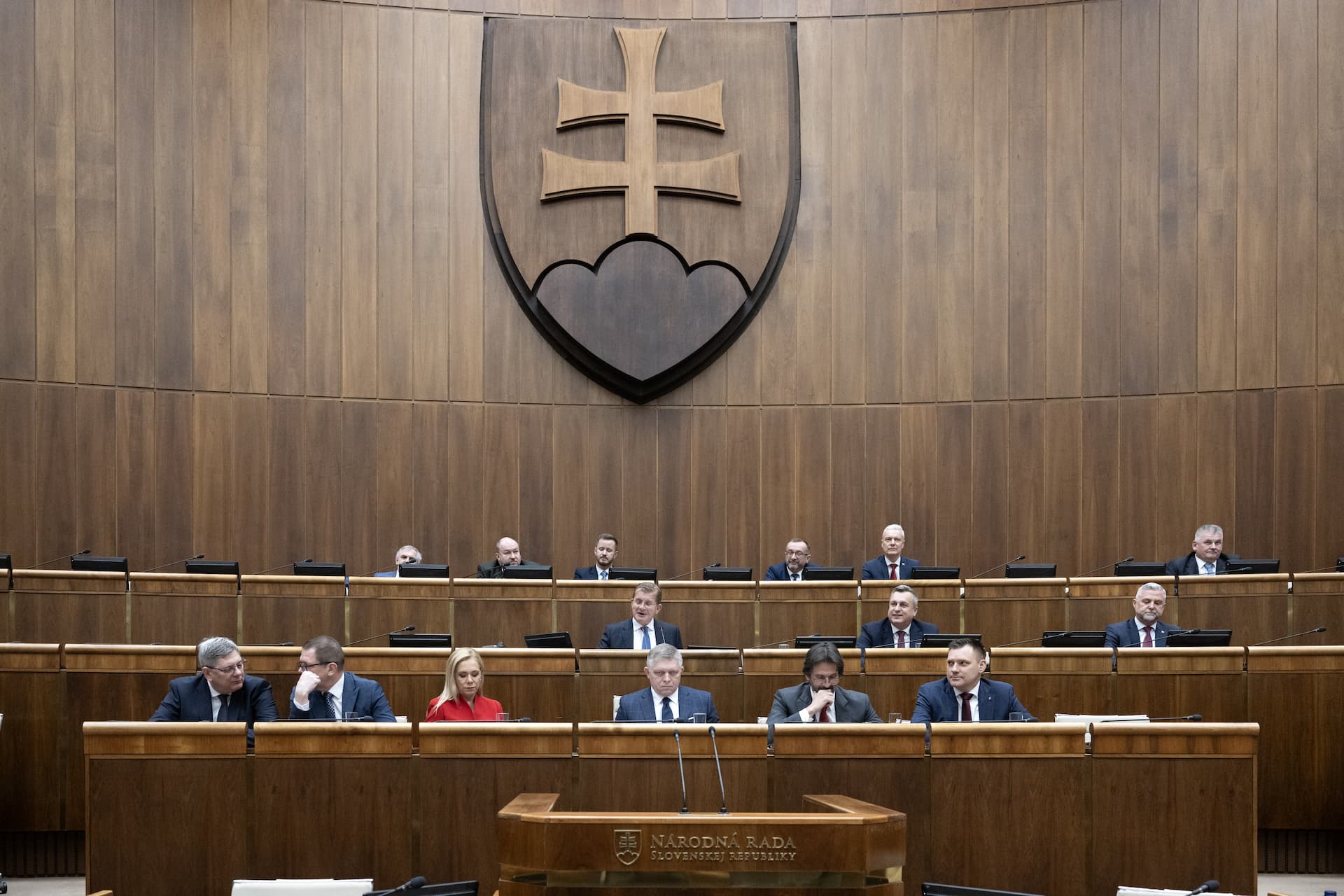 FELMÉRÉS: Szinte fej fej mellett a Smer és a PS, Matovičék a parlamentben, Magyar Szövetség viszont a közelében sem