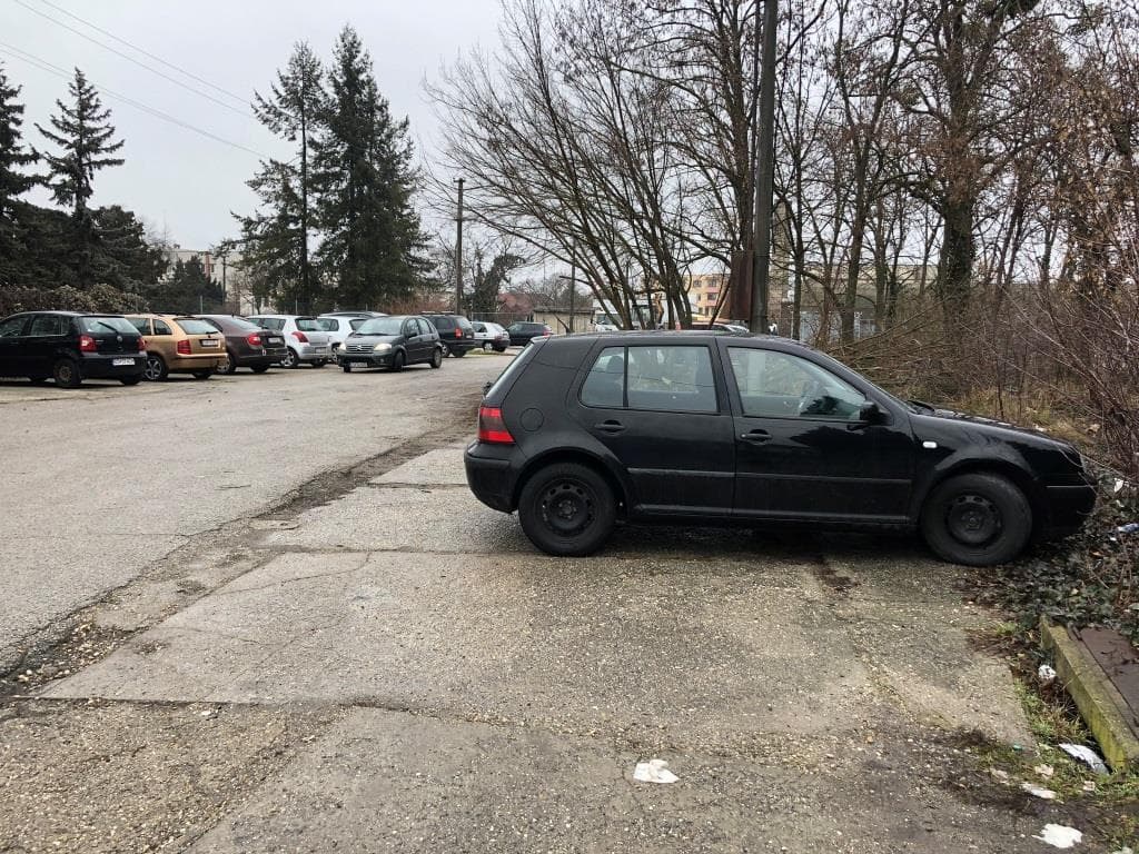 Nem lesz fizetős a hátsó parkoló a dunaszerdahelyi kórháznál