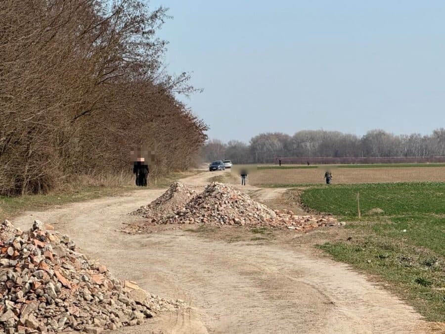 39 éves nő holttestét találták meg a határi úton, néhány kilométerre Hodostól