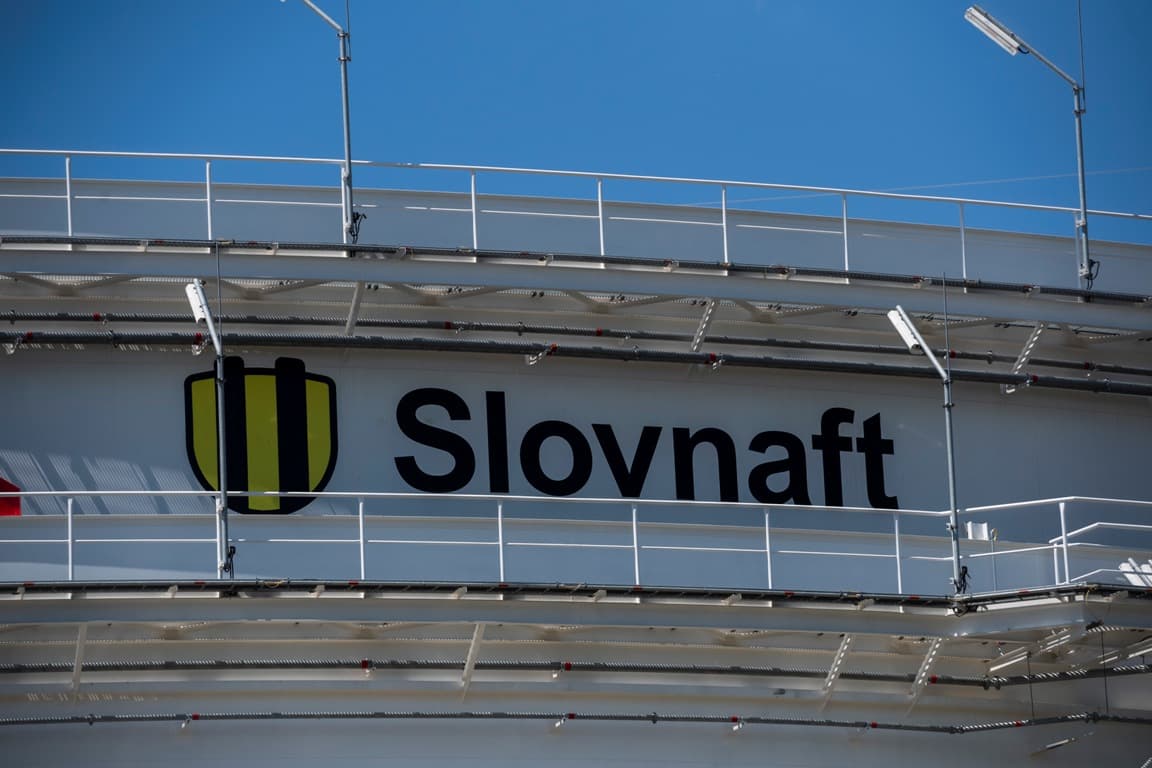 Szlovákia kivételt kért a Slovnaftnak az orosz olajra vonatkozó uniós szankció alól