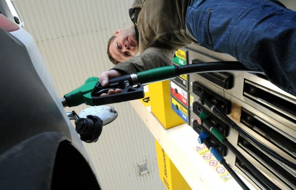 A hétvége alatt alaposan megugrott a benzin ára Szlovákiában – ilyen drága még nem volt idén