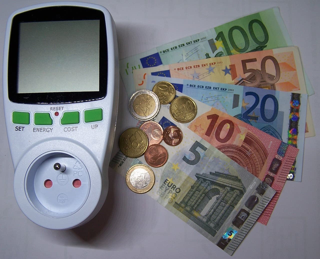 Hatszoros árat tartalmazó villanyszámlákat is kaptak kis- és középvállalkozók Szlovákiában. Mi lesz velük?