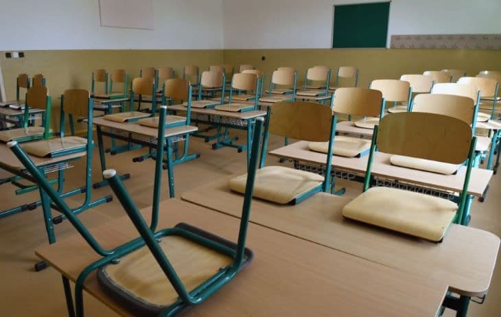 A COVID-19 miatt bezárták az összes oktatási intézményt Nagykaposon