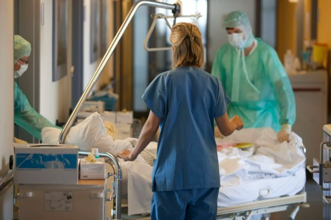 Ha az orvosok távoznak és életbe lép a veszélyhelyzet, a kórházak csak öt napig lesznek képesek működni