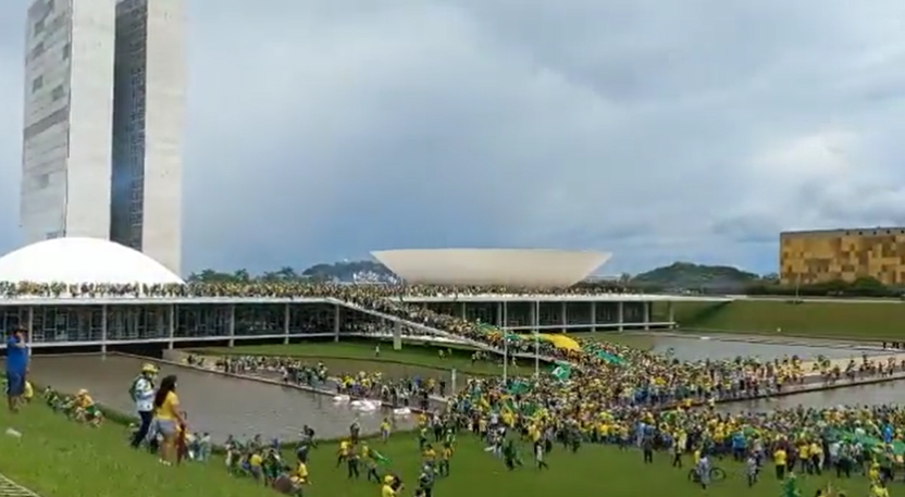 Jair Bolsonaro hívei megrohamozták a brazil kongresszus épületét (VIDEÓ)