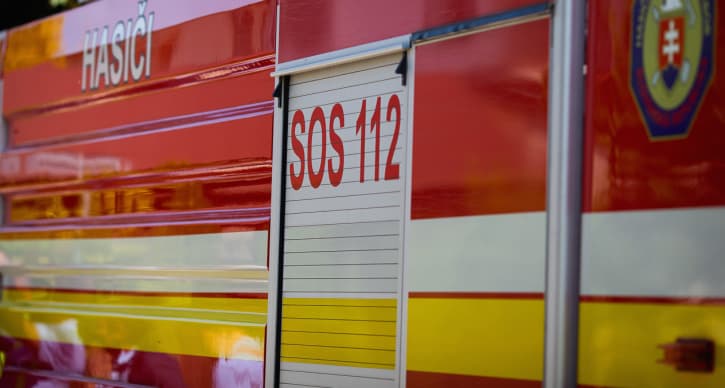 Borzalmas látvány fogadta a családi házba behatoló tűzoltókat a magyarlakta községben