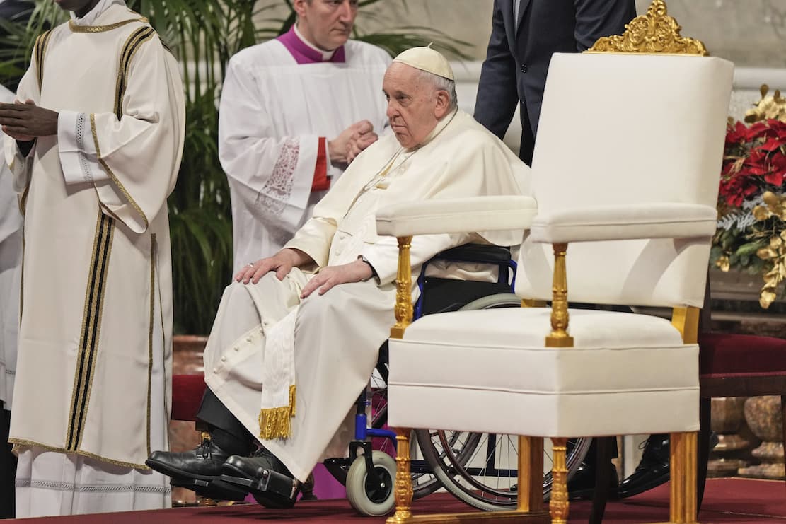 Ferenc pápa a fogyasztói javak, az "élvezet csábításait", illetve a "jólét bálványozását" rótta fel nyájának