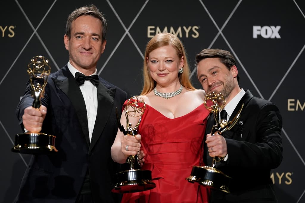 Emmy-díj: Az Utódlás és A mackó tarolt a tévés díjátadón