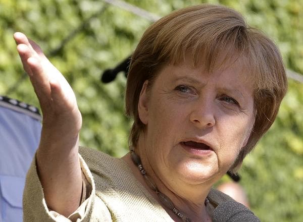 Stabilan vezet az Angela Merkel vezette szövetség a pártok rangsorában