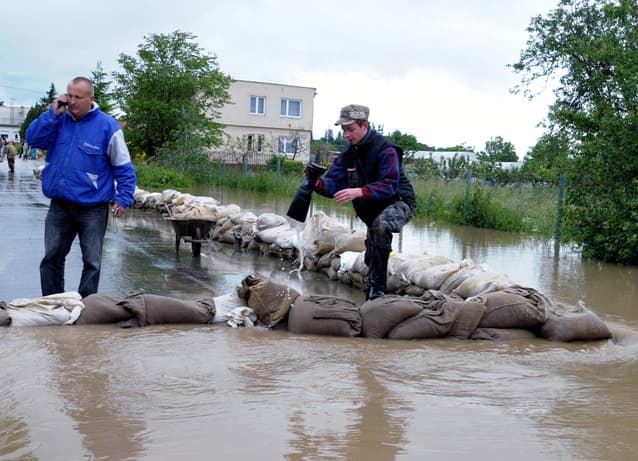 Rohamosan emelkedik a folyók vízszintje Szlovákiában, harmadfokú riasztást adtak ki