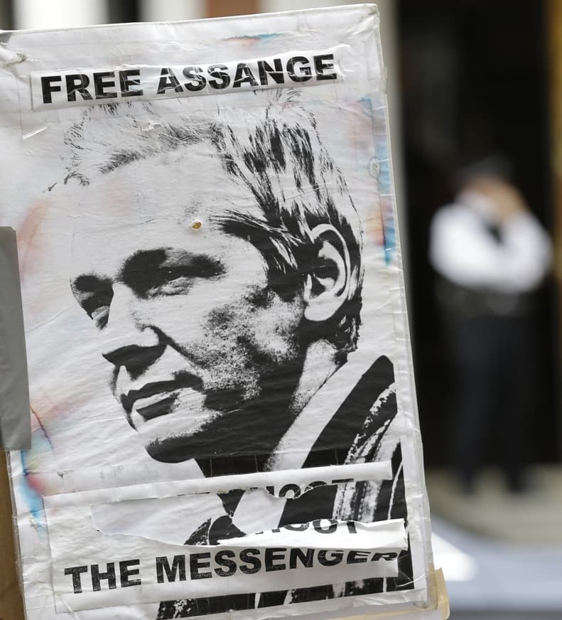 Assange: Nem oroszok hackelték meg amerikai demokrata politikusok levelezését