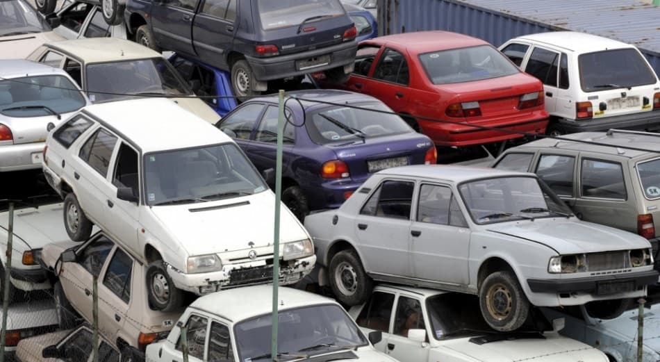 Eltávolíttatja a roncsjárműveket a közterületekről Léva vezetése