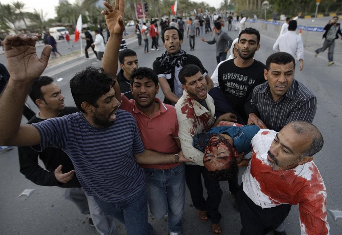 BAHREINI TÜNTETÉSEK: A tömegbe lőttek a rendőrök - több tucatnyi sebesült!