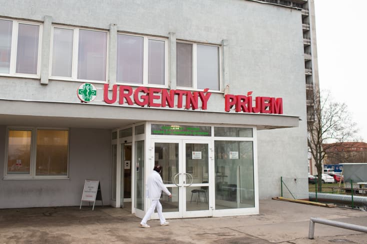 Feloldották a látogatási tilalmat az érsekújvári kórházban, de be kell tartani a szabályokat
