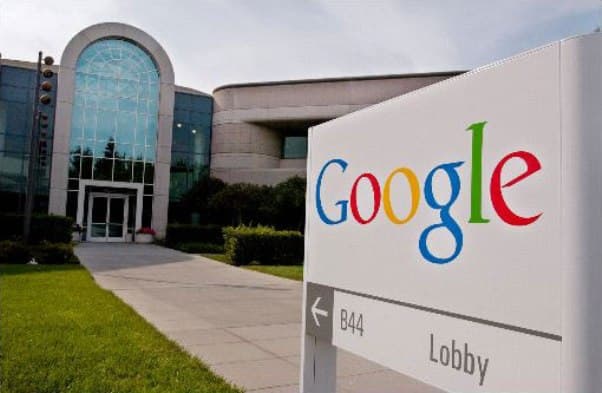 Brüsszel 4,3 milliárd euróra büntette a Google-t a versenyszabályok megsértése miatt