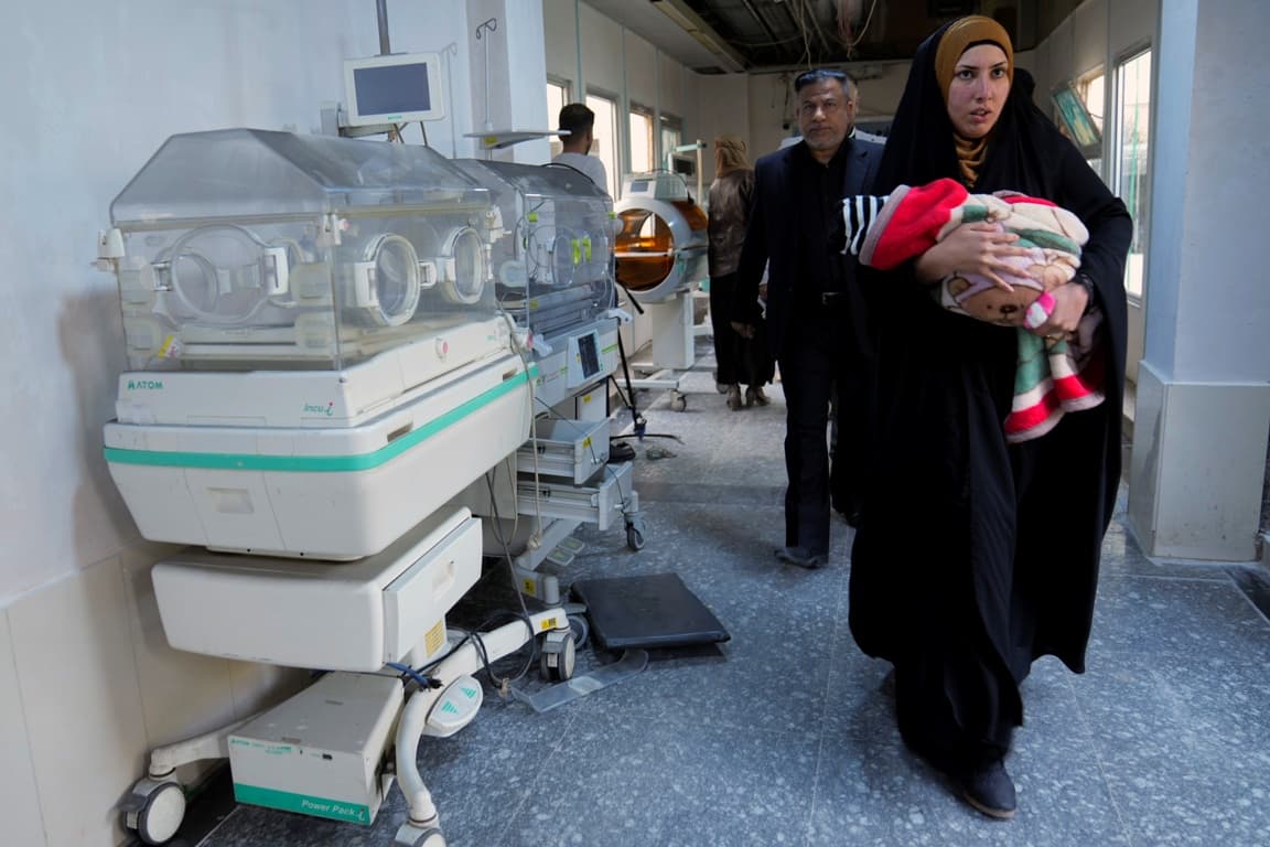 Katasztrofális a helyzet a gázai kórházakban, nincs morfium, földön fekszenek a betegek