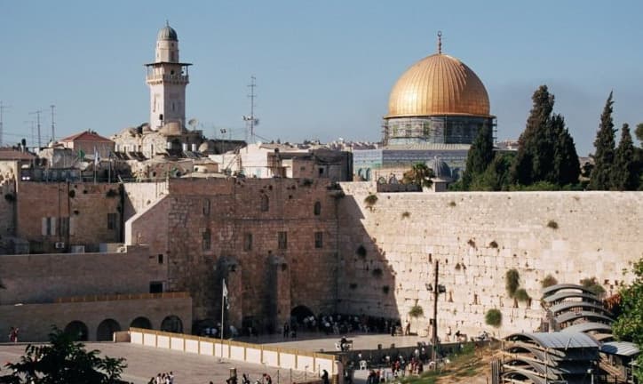 Az izraeli parlament így akarja megakadályozni Jeruzsálem felosztását
