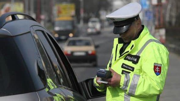 A Losonci járásban sok rendőr van az utakon