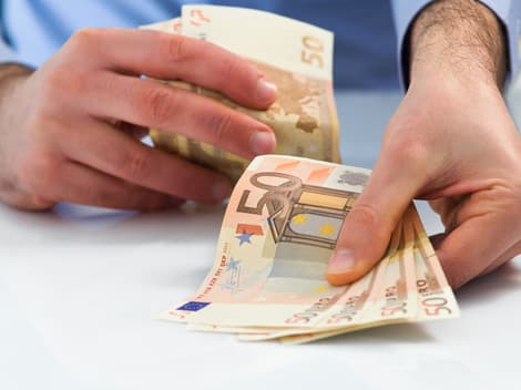 Emelkedés vár a minimálbérre, most 580 euróról van szó