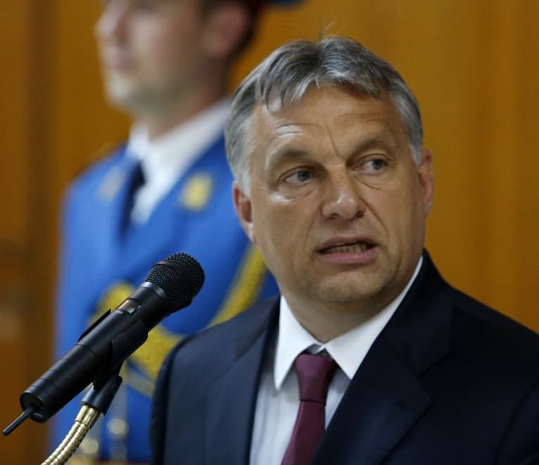 A magyar parlament jóváhagyta a hadsereg bevetését a határok védelmére