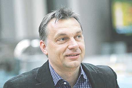 Orbán szerint a vakcina jelenti a megoldást a járványra, de addig még hátra van "jó néhány hét"