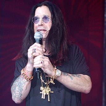 Drogellenes számot írt az az Ozzy Osbourne, akinek a kábszerek miatt kiesett egy komplett évtized