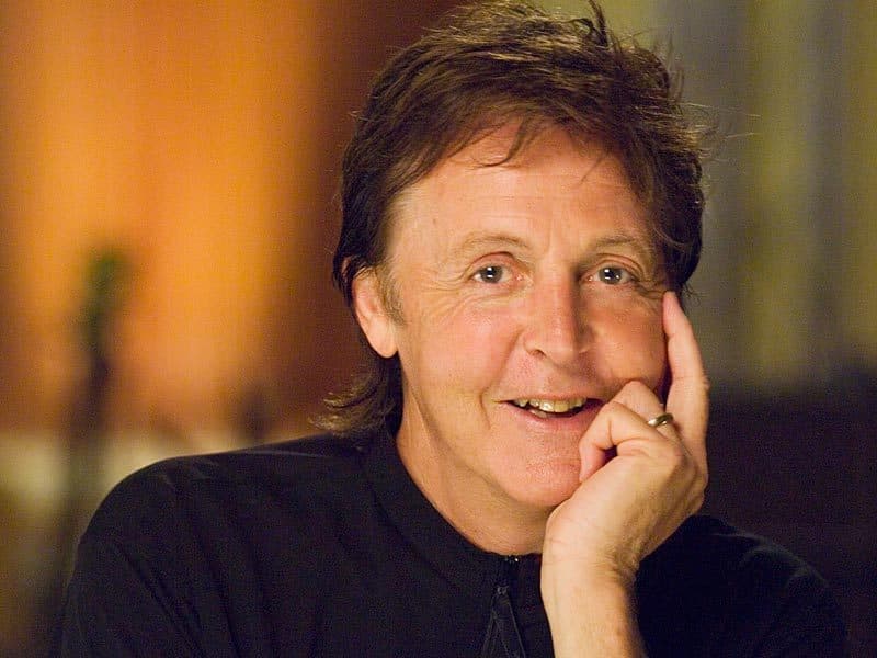 Paul McCartney új albumon dolgozik és  aláírt a Capitol Recordshoz