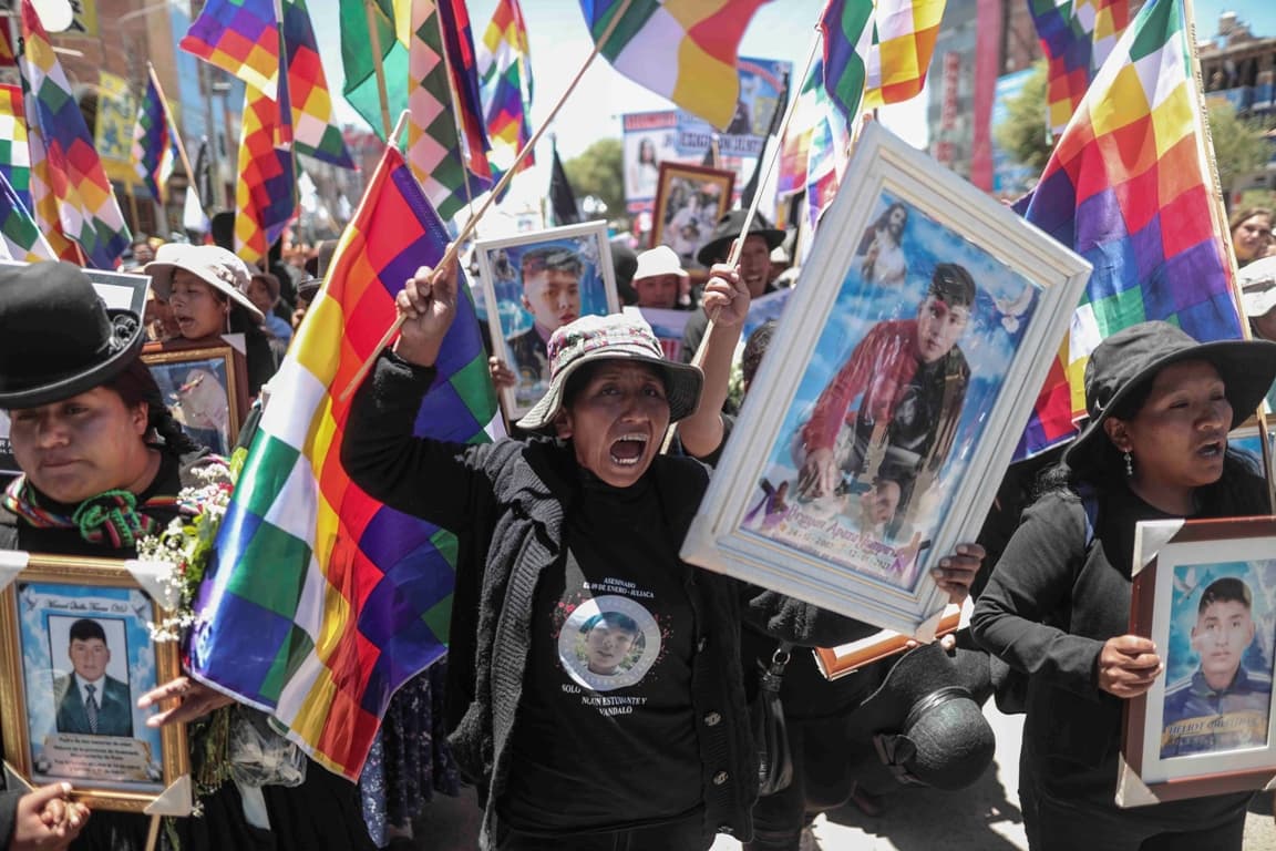 Megtámadta két nő a perui elnököt egy hivatalos rendezvényen