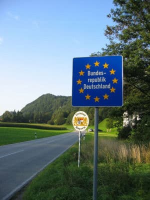 Engedélyezték a schengeni övezeten belüli határellenőrzések fenntartását