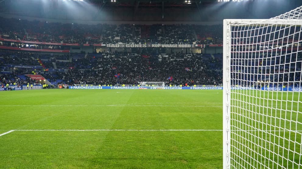 Az Olympique Lyont és az FC Paris-t is kizárták a Francia Kupából
