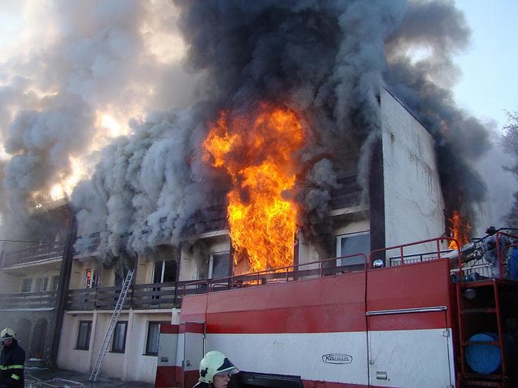 Leégett egy raktárépület Moszkvában, rengetegen meghaltak