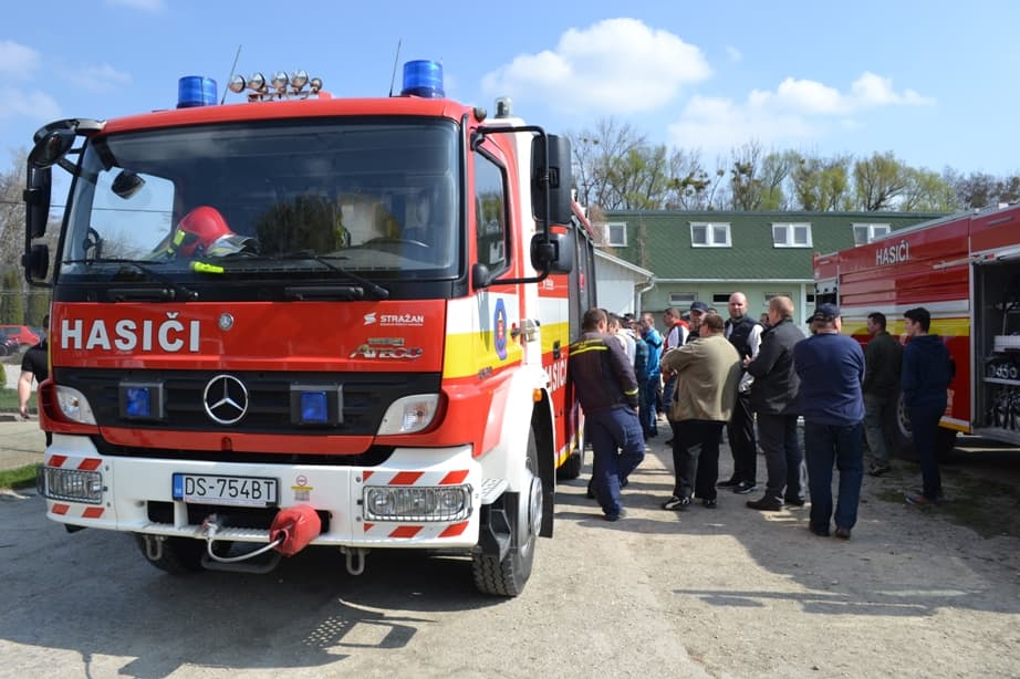 A somorjai tűzoltóság újabb támogatást nyert a tűzoltószertár felújítására