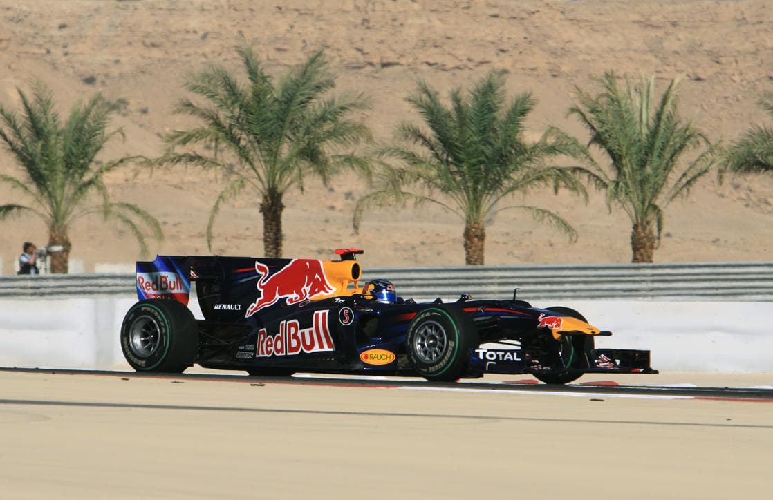 Vettel horzsolt a leggyorsabban az újabb tesztnapon