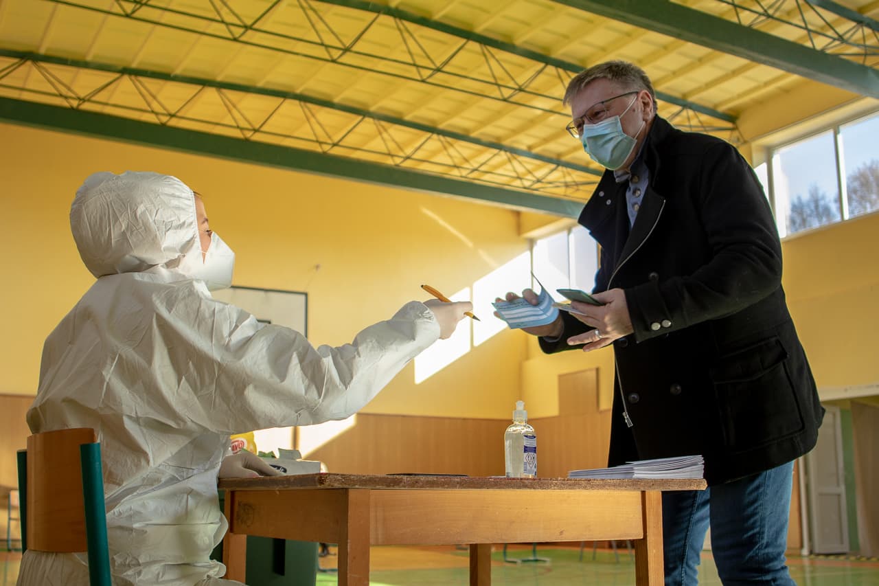 Tesztelés: Hétközben a dunaszerdahelyi kórháznál, pénteken Nagymegyeren azonosították a legtöbb fertőzöttet