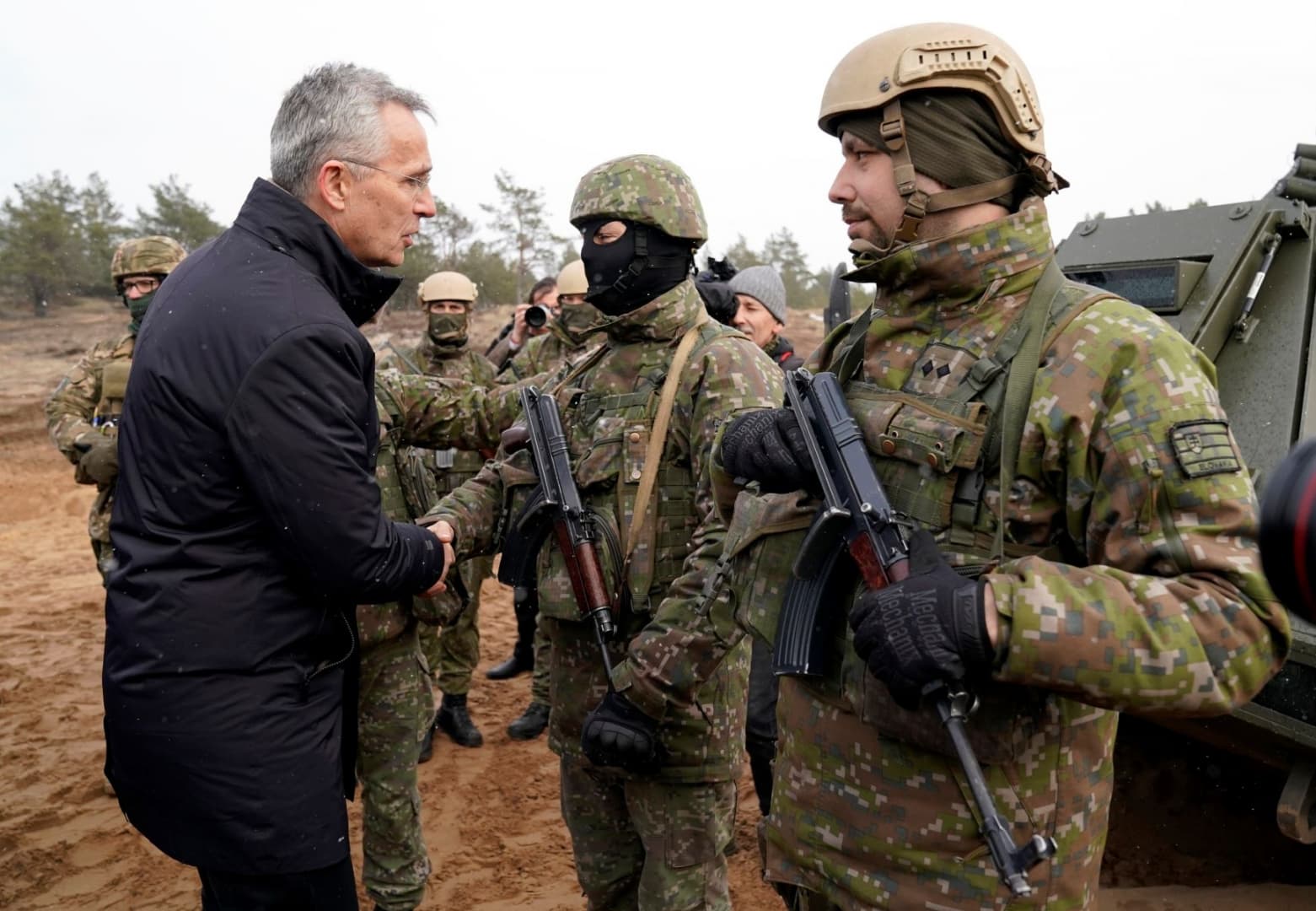 NATO-kontingens segítheti a keleti határ védelmét, a parlament engedélyt adott 2100 katona szlovákiai állomásoztatására