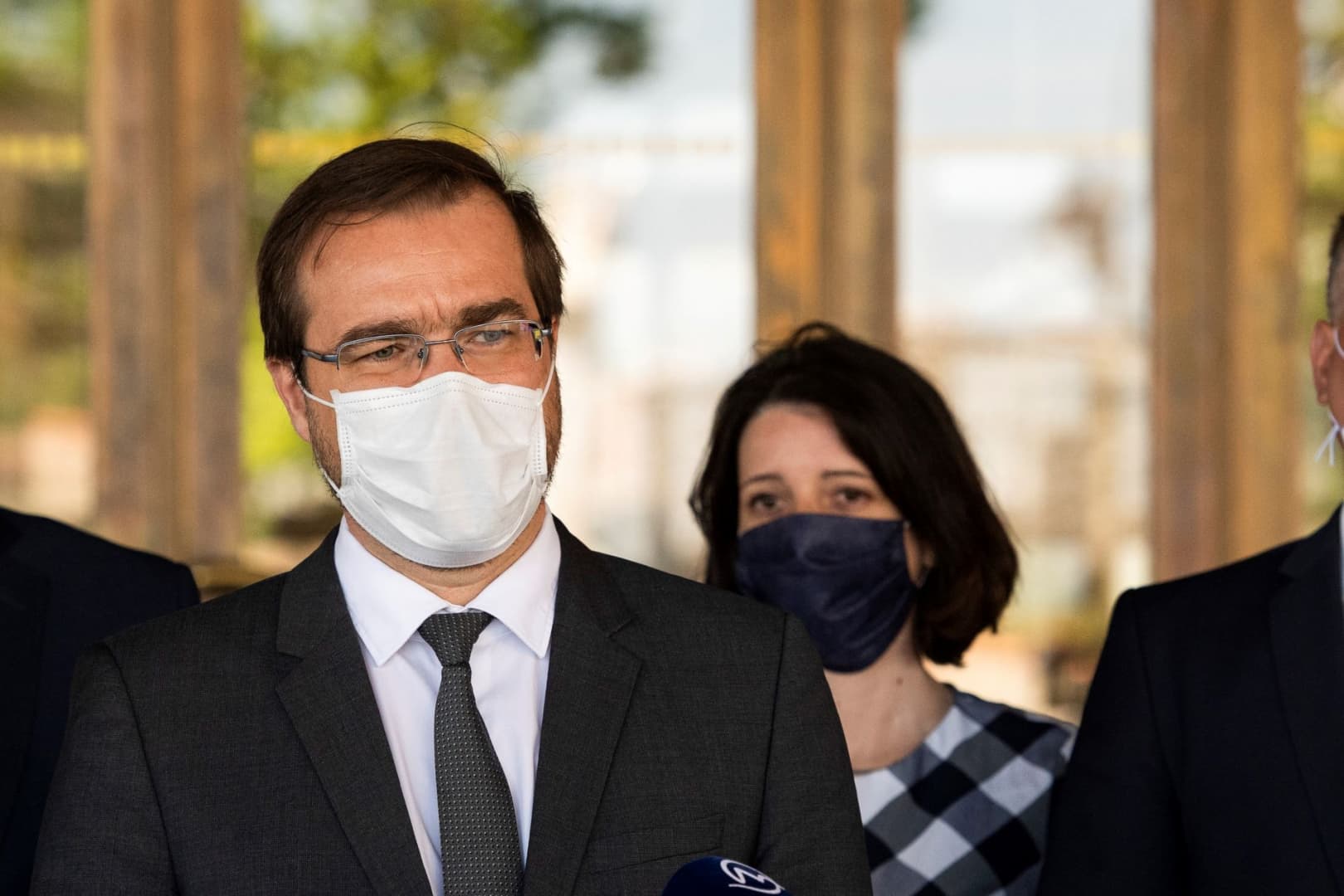 Az egészségügyi miniszter szerint nem igaz, hogy az arcmaszk miatt túl sok szén-dioxidot lélegzünk be