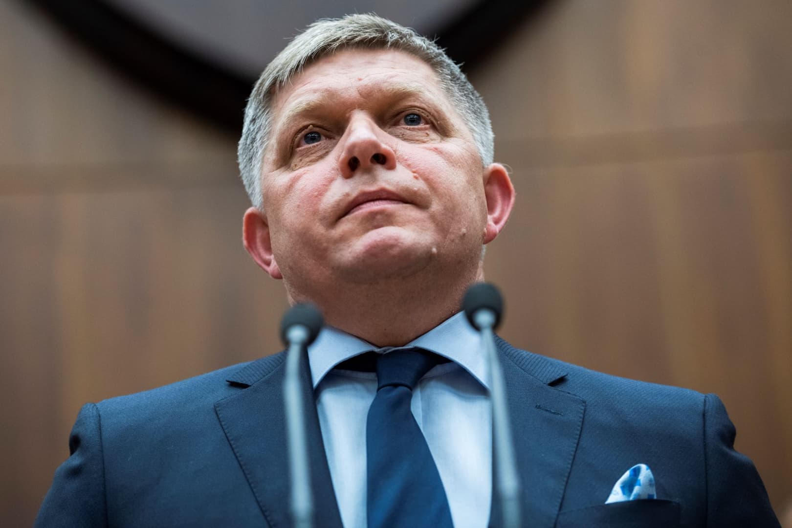 Fico kijelentette, nem lesz ott Zelenszkij beszédén a parlamentben, majd hajbókolt egy nagyot a magyar kormánynak