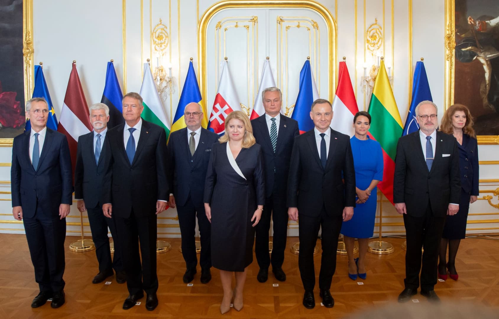 Novák Katalin egyedül maradt a B9-ek pozsonyi találkozóján, rajta kívül mindenki Ukrajna gyors NATO-tagságát szorgalmazta