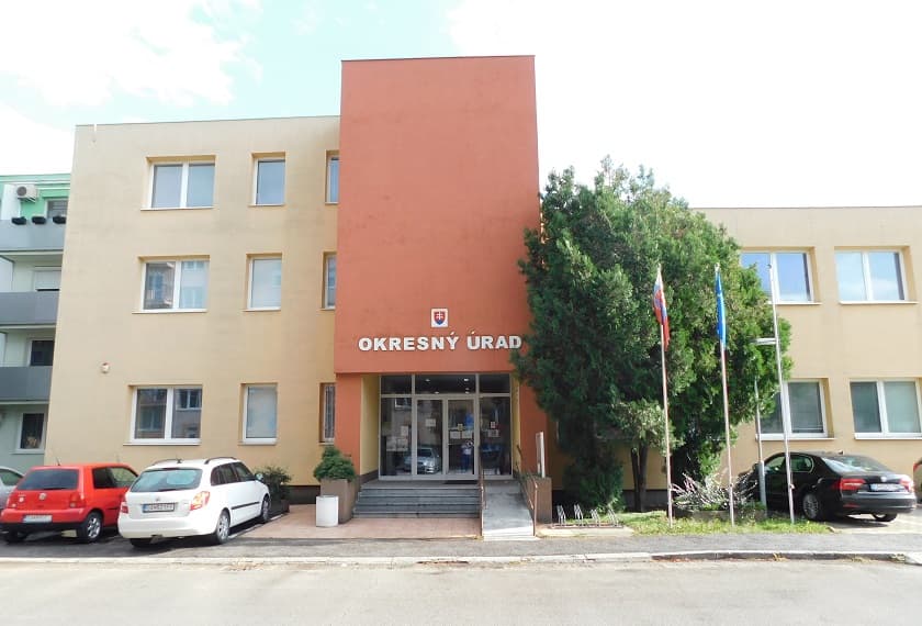 33 járási hivatal elöljáróját menesztik Ficóék, köztük magyarlakta járásokban is