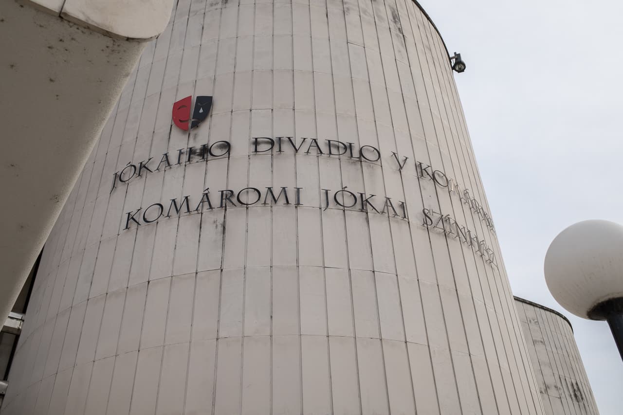 Együttműködést épít a Selye János Egyetem és a Komáromi Jókai Színház